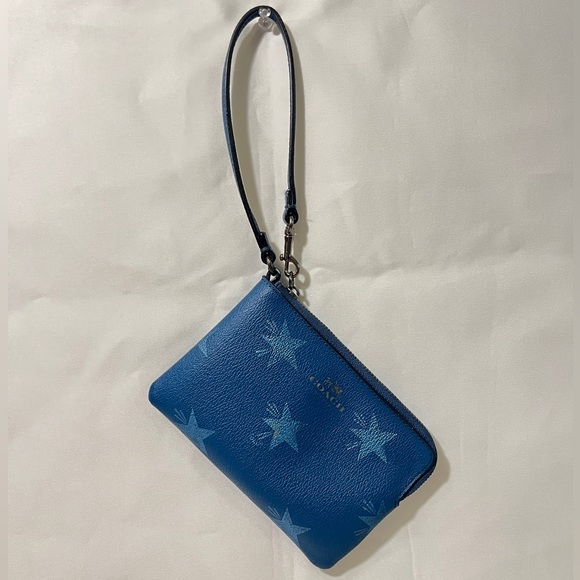 So so cute blue Coach wallet wristlet - Picture 1 of 4